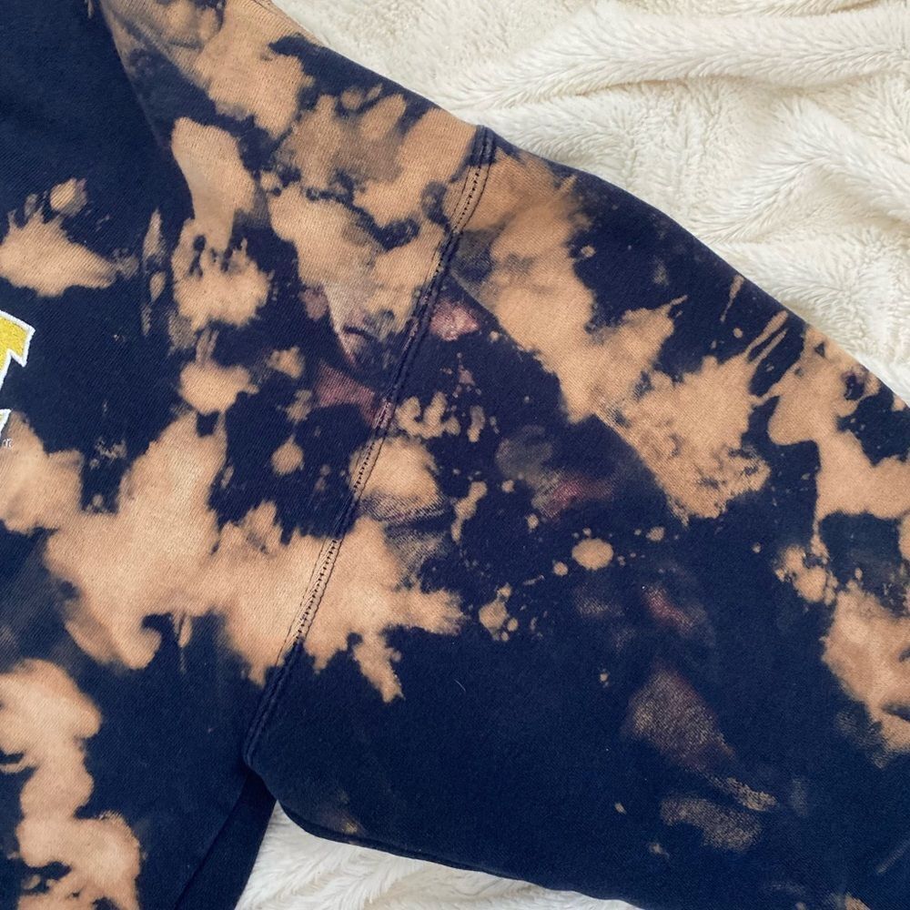 University of Michigan bleach dyed crewneck sweatshirt - Picture 6 of 6